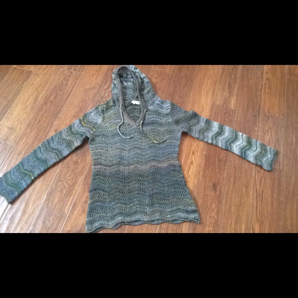 Cute royal Robbins sweater/ shirt